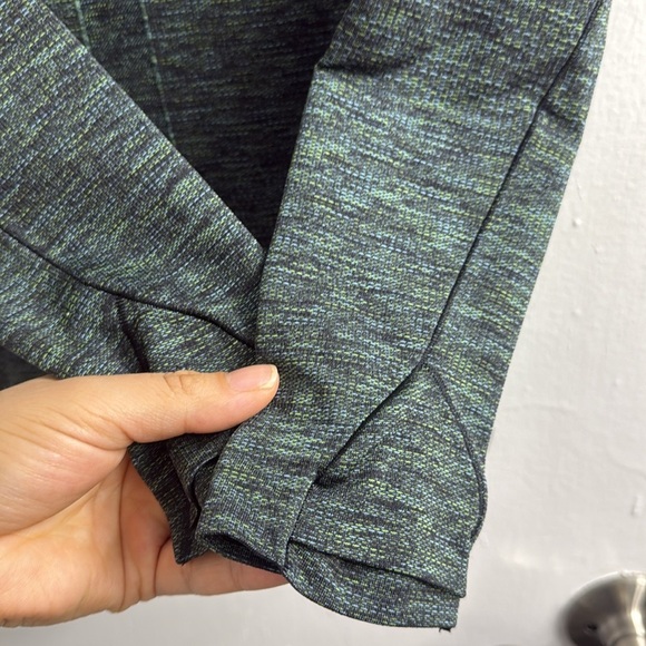 Lululemon Swiftly Speed Long Sleeve sz 4 
Black / Deep Coal / Clean Green /Azure - Picture 9 of 10
